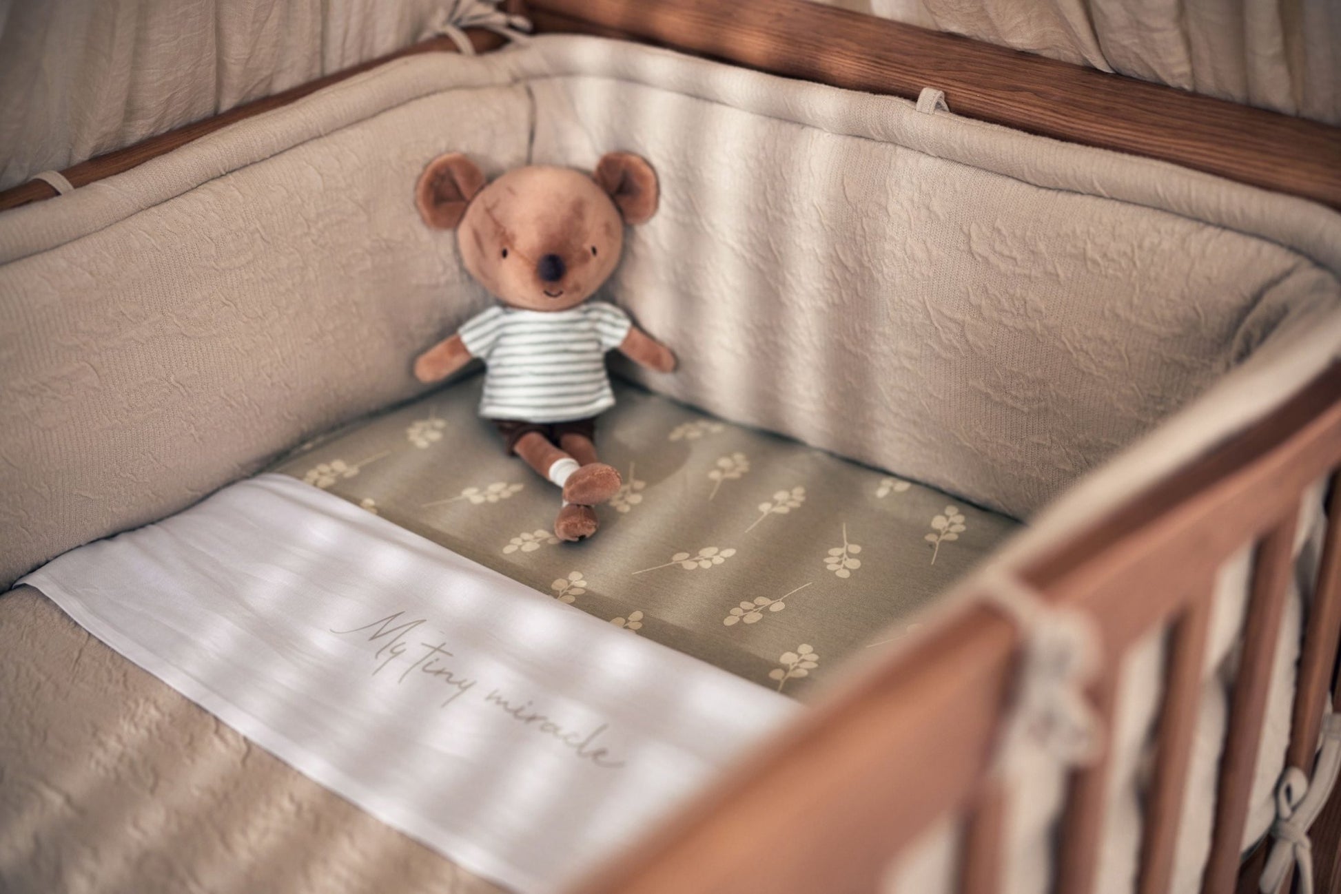 Tapis, jeux, peluches, doudous : les astuces pour l'éveil de votre bébé mois  par mois - La Cigogne de Lily